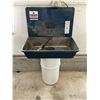 Image 1 : Tub à varsol (non testé)