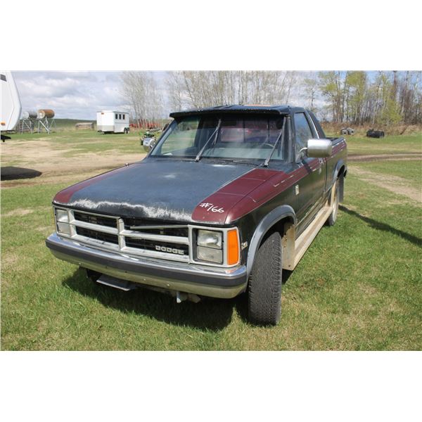 1988 Dodge, 4x4, V6 Auto, 183,400 Km, SN.1B7GR14X2JS754394 (Good Rubber, Body Rough)