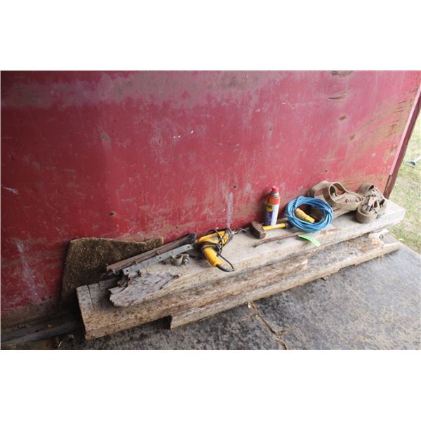 Cord, Hammer, 2- Straps, Drill and Hinges