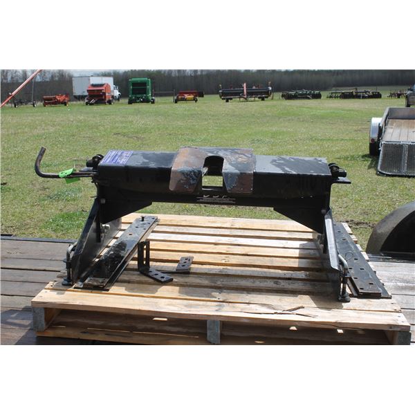 DSP 5th Wheel Hitch c/w Rails