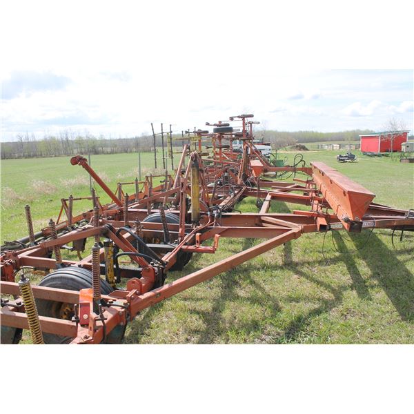 Morris Challenger Cultivator  27' c/w Gandy Box and 3 Bar Tines