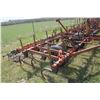 Image 2 : Morris Challenger Cultivator  27' c/w Gandy Box and 3 Bar Tines