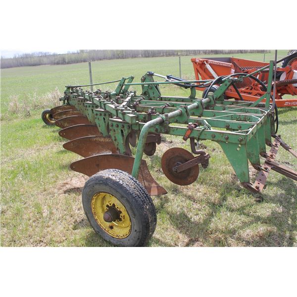 JD 6 Bottom Plow c/w Hyd. Ram c/w All Colter's