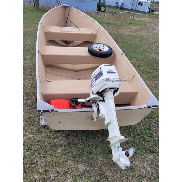 StarCraft Fishing Boat c/w Calkins Trailer and 35 HP Evinrude Motor