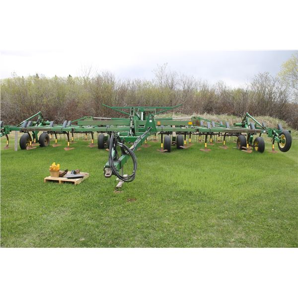 JD Approx. 34 ft Deep Tillage c/w 4 Bar Tines and Extra Sweeps