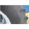 Image 4 : FORD NH 9282, 260 H.P., Showing 3309 Hrs,12 spd, 4 Hyd's and return line, 20.8 x 38 duals, selling c