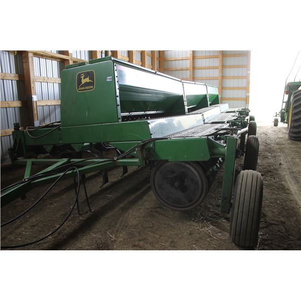 JD 9450 hoe drills,3 x 10s, Factory Transport, New Openers, Shedded (Fertilizer was never used in th