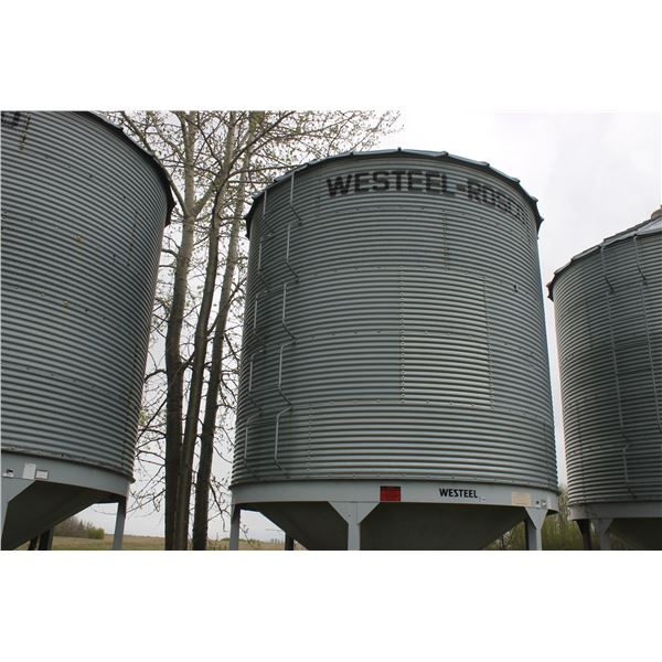5 Ring Westeel Hopper Bin c/w Double Skid (Removal by Aug 1st, You Must Make Arrangements with Ullo 