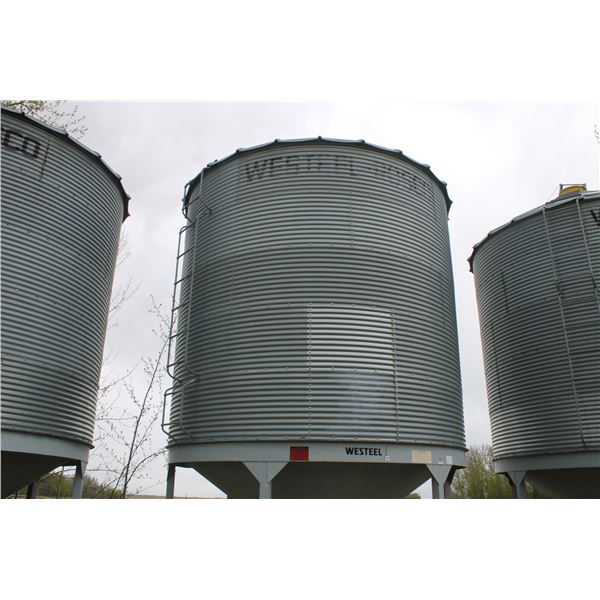 5 Ring Westeel Hopper Bin c/w Double Skid (Removal by Aug 1st, You Must Make Arrangements with Ullo 