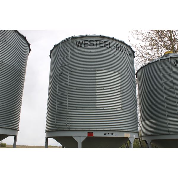 5 Ring Westeel Hopper Bin c/w Double Skid (Removal by Aug 1st, You Must Make Arrangements with Ullo 