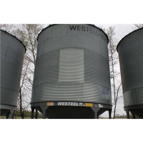 5 Ring Westeel Hopper Bin c/w Double Skid (Removal by Aug 1st, You Must Make Arrangements with Ullo 