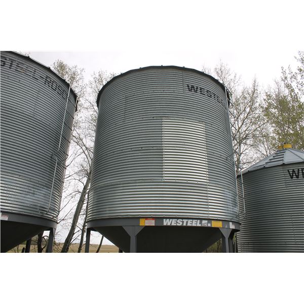 5 Ring Westeel Hopper Bin c/w Double Skid (Removal by Aug 1st, You Must Make Arrangements with Ullo 