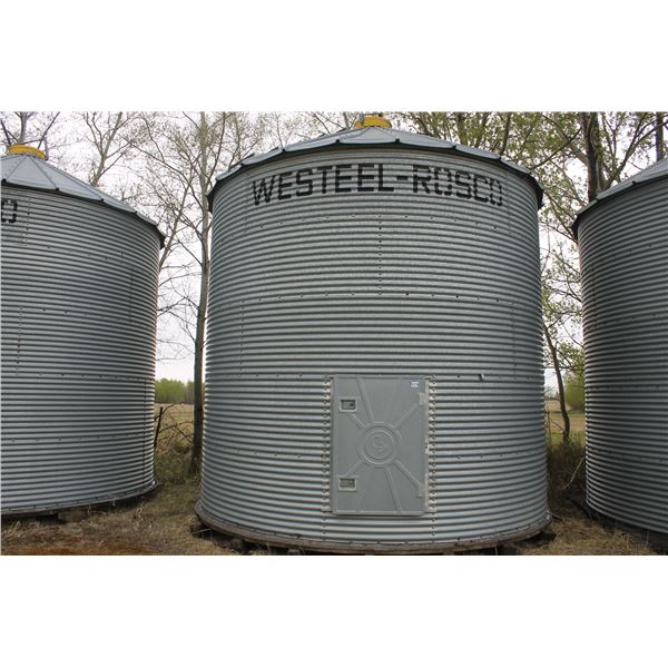 5 Ring Westeel  c/w Wood Floor (Removal by Aug 1st, You Must Make Arrangements with Ullo i