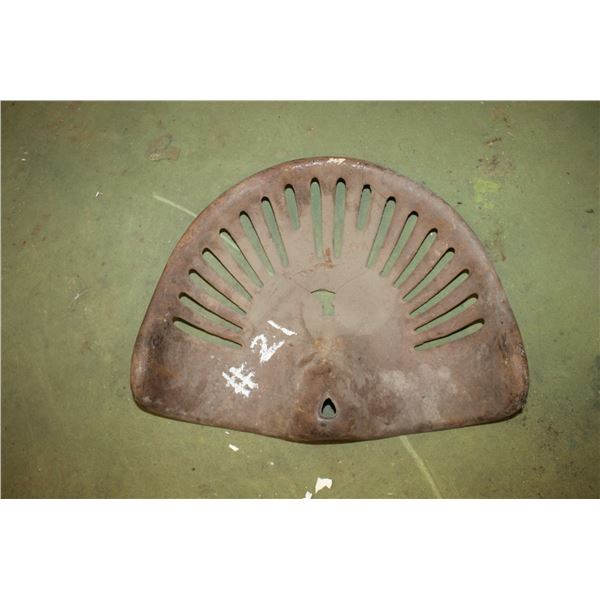 CAST IRON SEAT (CRACKED)