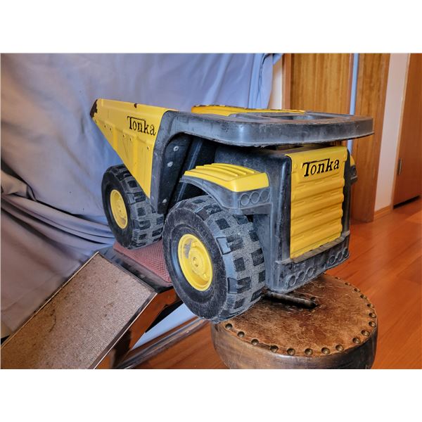 TONKA TRUCK, APPROX. 17" HIGH