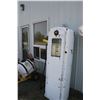 Image 3 : BENNET GAS PUMP