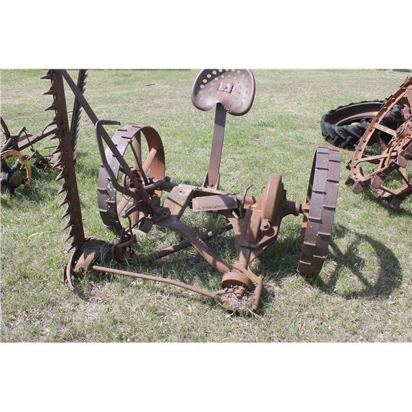 JOHN DEERE MOWER - BIG 4 - STEEL WHEELS