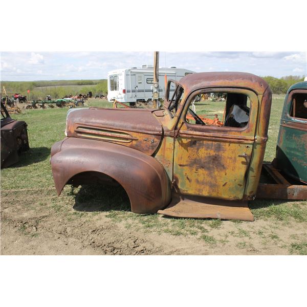 2 - FORD CABS (1946-48)