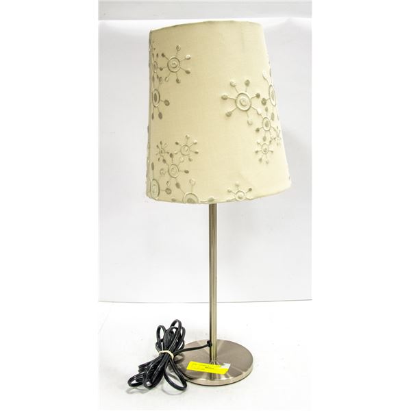 TABLE LAMP 21" TALL