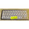 Image 1 : WIRELESS KEYBOARD