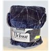 Image 1 : LIFE COMFORT URBAN PLUSH THROW DARK BLUE