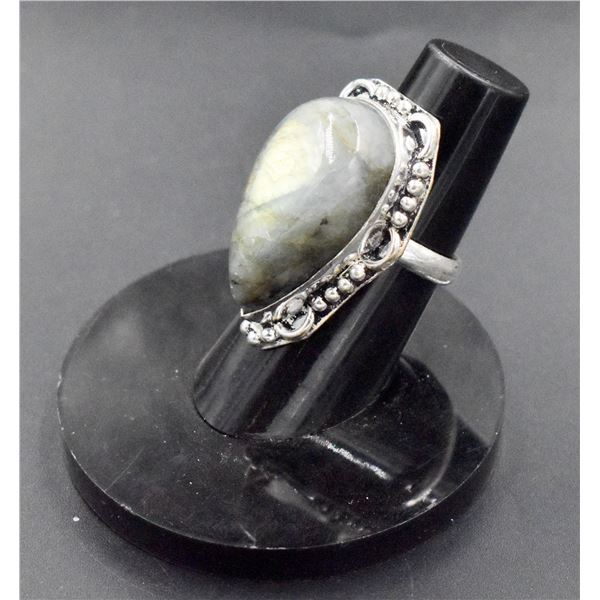 #63-NATURAL LABRADORITE RING/SIZE 6