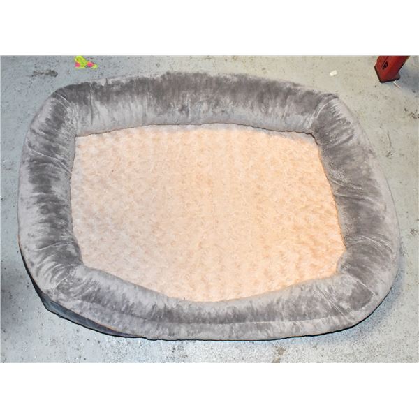 NEW LARGE 38 X 28" RAISED PET BED, MISSING THE