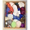 Image 1 : LG BOX WOOL & YARN