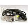 Image 1 : AROMA 8 QUART ROASTER OVEN / SLOW COOKER