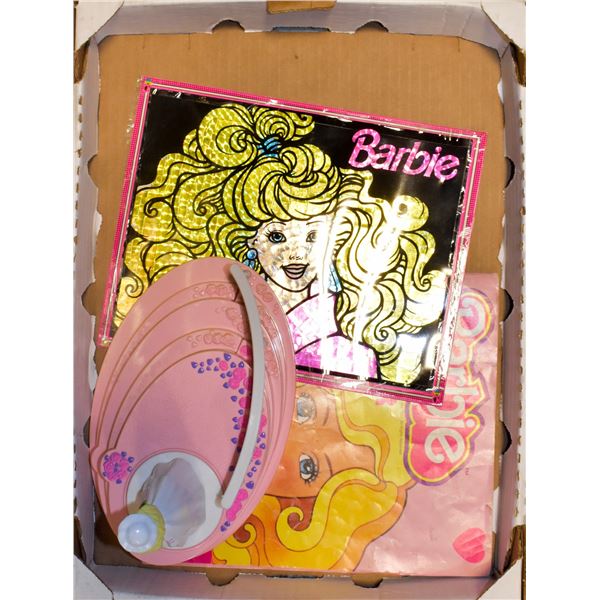 BARBIE DOLL CARRYING CASE 1980S + DOLLS & CLOTHES