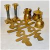 Image 1 : FLAT OF DECORATIVE BRASS ITEMS