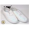 Image 1 : NEW SNOW WHITE SPARKLE WOMEN'S SIZE 9 SHOE