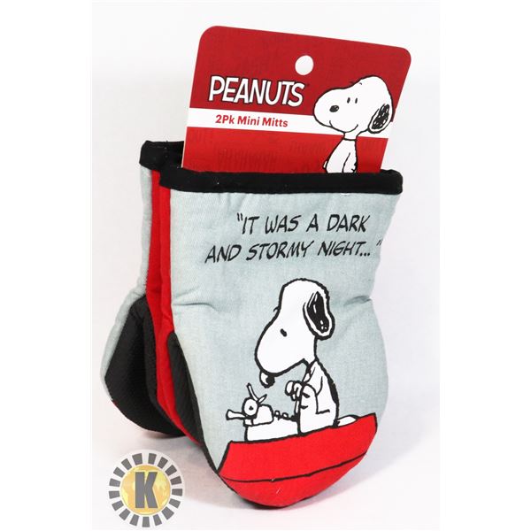 NEW PEANUTS 2PK MINI OVEN MITTS