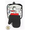 Image 1 : NEW PEANUTS OVEN MITT AND POT HOLDER SET