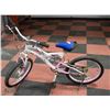 Image 1 : WHITE AVIGO FULL SUSPENSION GIRLS BIKE