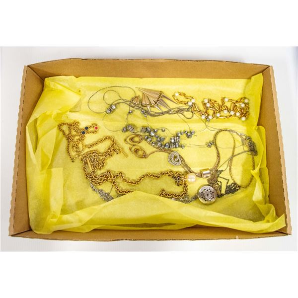 FLAT OF ESTATE JEWELRY