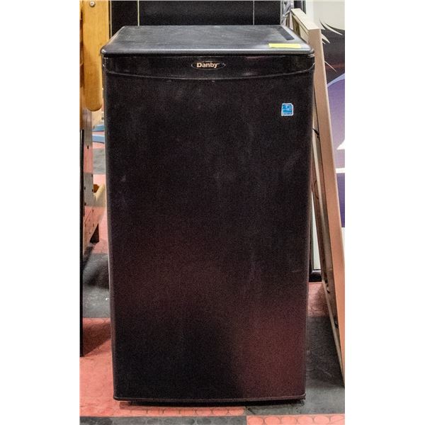 DANBY MINI FRIDGE