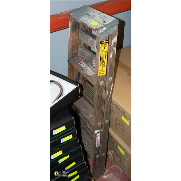 WOOD LADDER