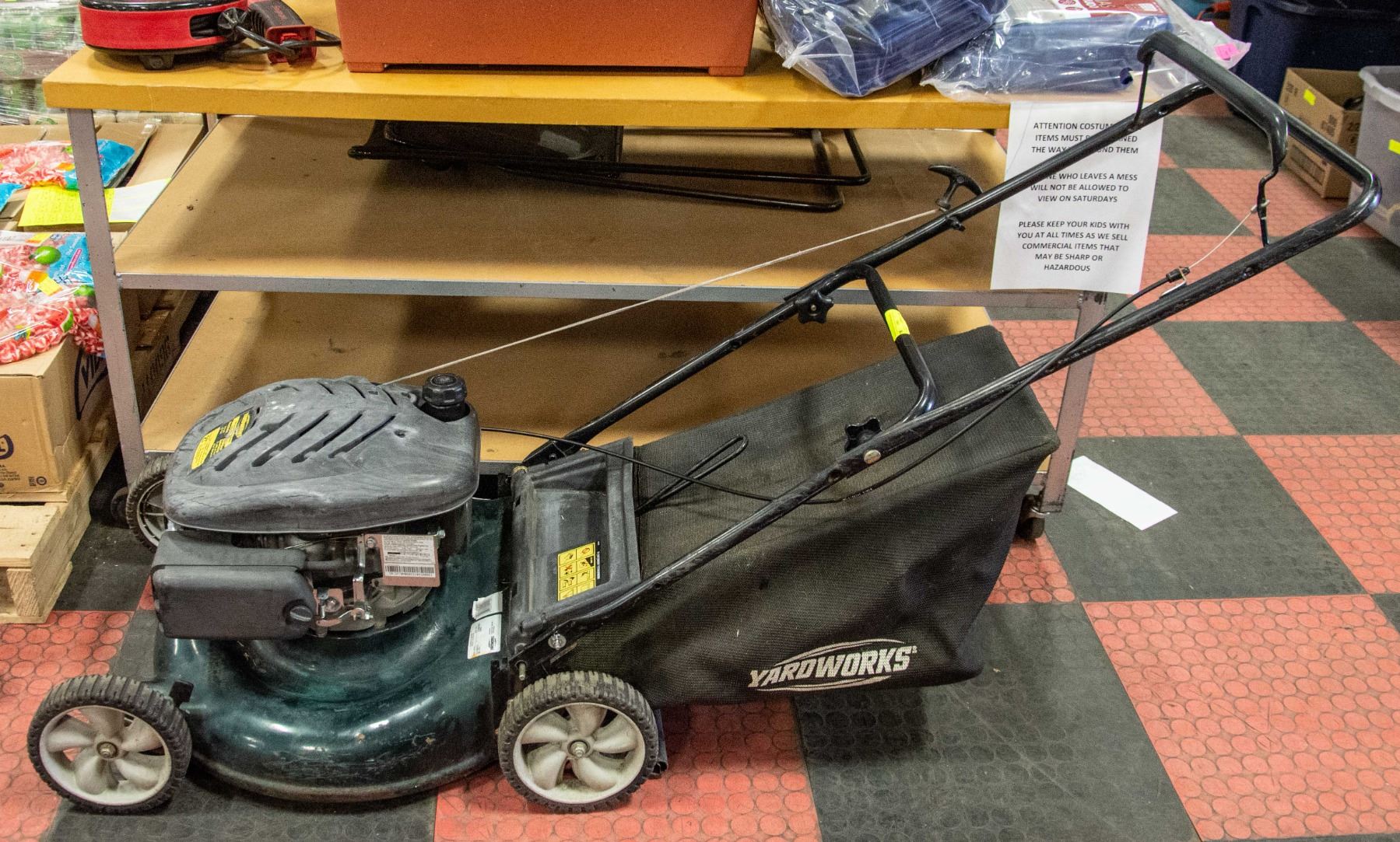 YARDWORKS 6HP LAWN MOWER
