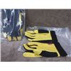 Image 2 : 2 Pairs of Gloves - BDG - Size Medium - Appear Unused