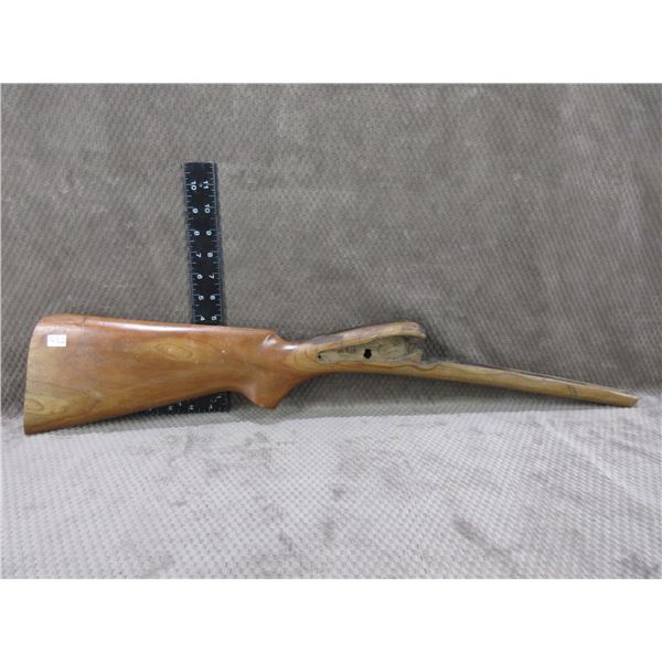Unknown Shotgun Stock - Cracked near action area