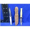Image 2 : 2 - Miniature Fixed Blade Knives - 1 has a sheath
