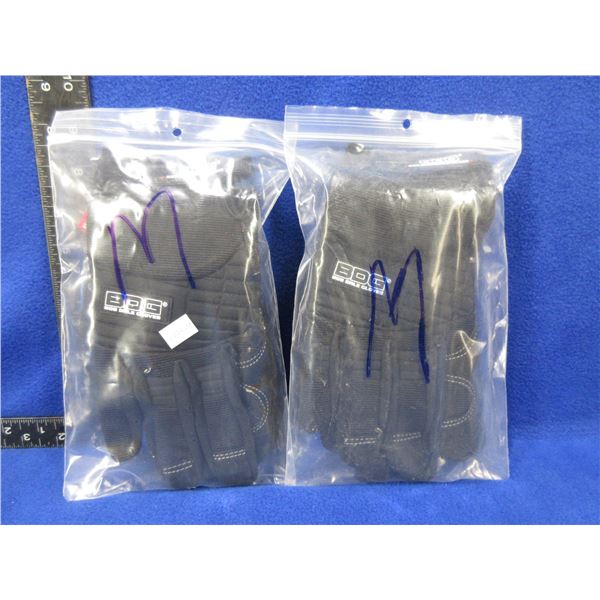 2 Pairs of Gloves - BDG - Size Medium - Appear Unused