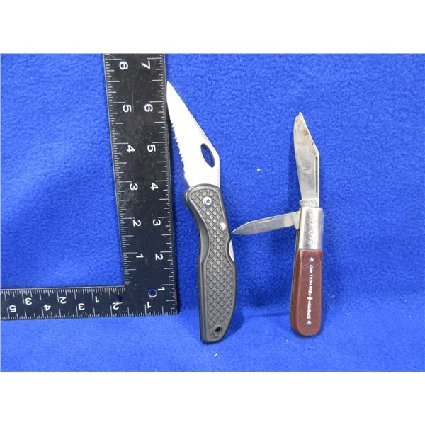 2 Pocket Knives - Barlow, Maxam - Tip is Chipped on Barlow