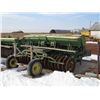 Image 3 : 12' JOHN DEERE HOE DRILL WITH FERTILIZER BOX