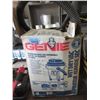 Image 1 : 4 Gallon Genie Shop Vac