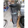 Image 1 : Roll of 4 Foot Wide Rubber Mat