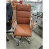 Image 1 : Brown Executive Office Chair - Store Return