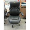 Image 1 : Black La-Z-Boy Executive Office Chair