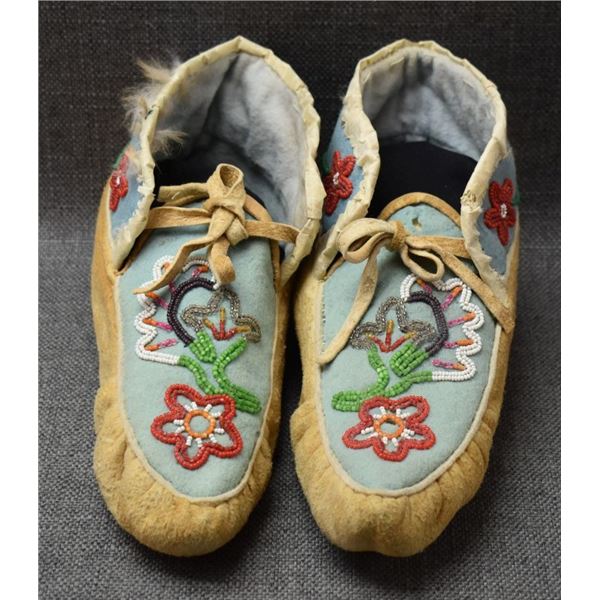 WOODLAND INDIAN MOCCASINS